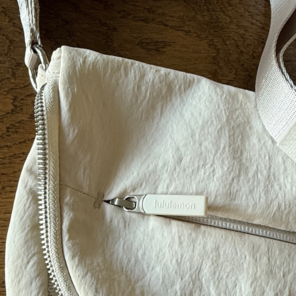 Lululemon All Night Festival White Crossbody Bag - Picture 3 of 12